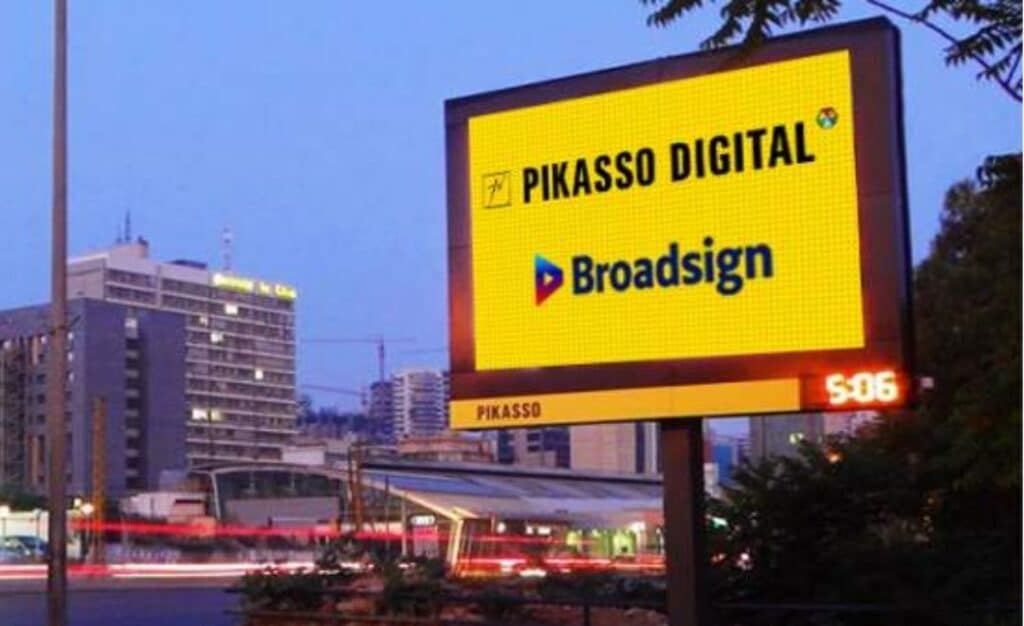 écran digital Pikasso avec logo Broadsign
