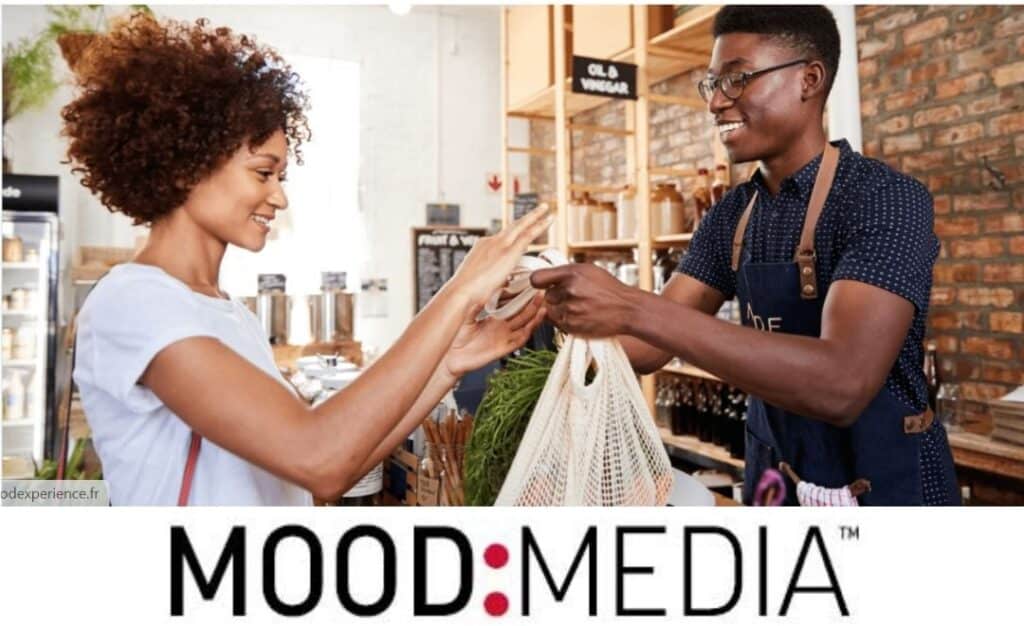 cliente et vendeur à la caisse