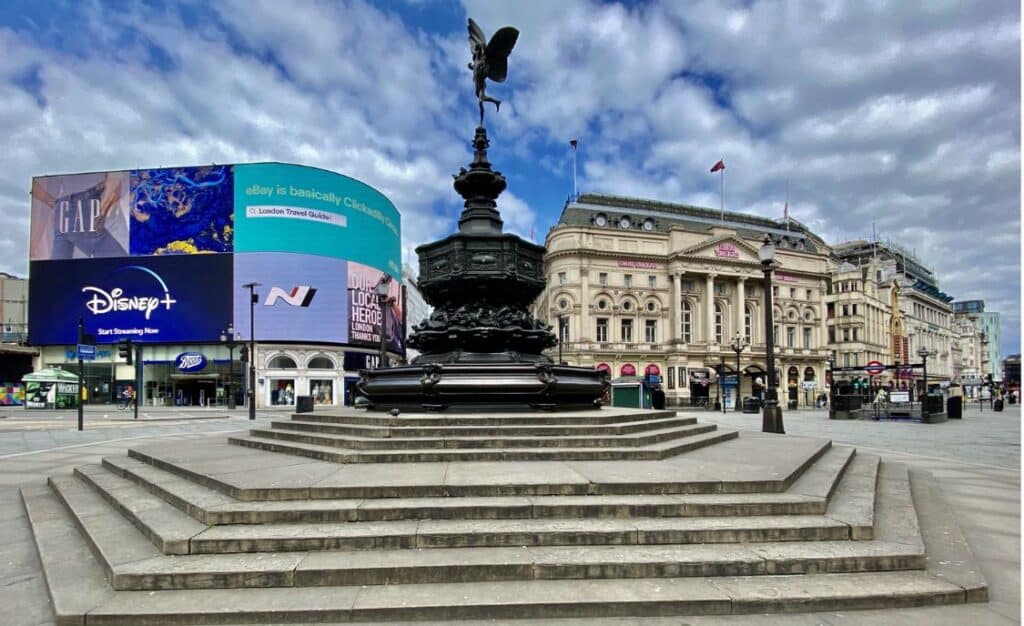 UK pDOOH JCDecaux research
